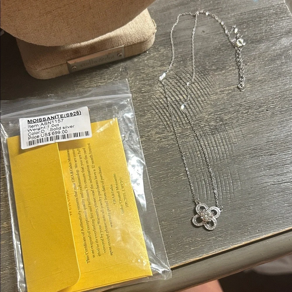 Moissanite Silver Floral‎ Pendant Necklace - White/Silver